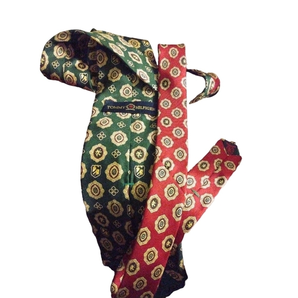 90's Tommy Hilfiger Italian Silk (100%) Tie Geo Regal Crest Design Color Block - Picture 3 of 8